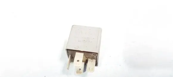 Volkswagen PASSAT B5 Other relay 8d0951253a v23134-b52-x301