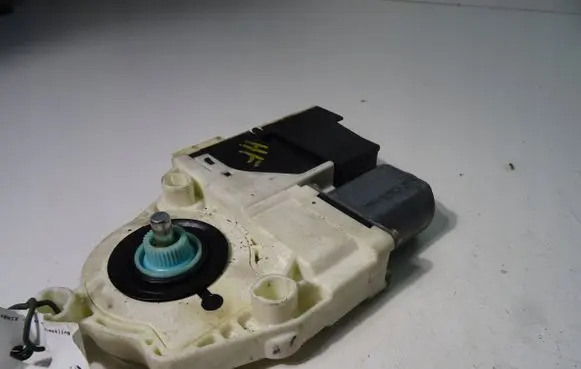 Citroen C4 I Front door window regulator motor 9647441780