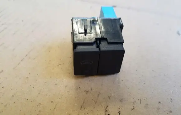 Volvo V50 Alarm switch 