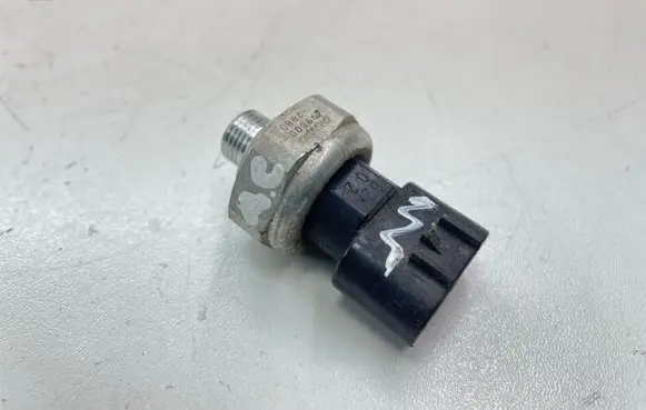 Toyota RAV 4 (XA30) Air conditioning (A/C) pressure sensor 4990007880