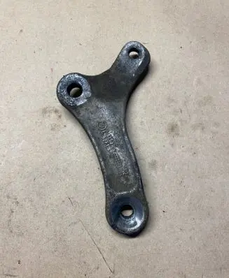 BMW 5 E60 E61 Sway bar bush bracket, front 67585271