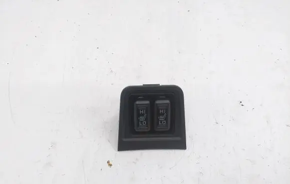 Mitsubishi Outlander Seat heating switch 8050A215ZZ