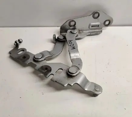Mercedes-Benz C W204 Engine bonnet/hood hinges A2048800728