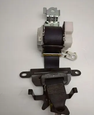 Toyota Corolla Verso E121 Middle seatbelt (rear) 7D6688