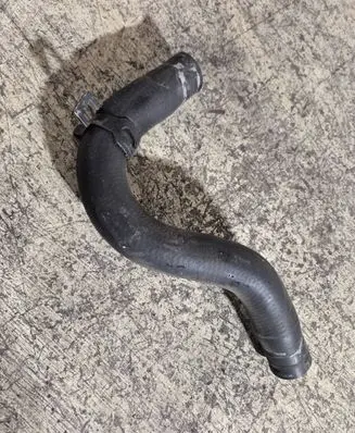 Coolant pipe/hose