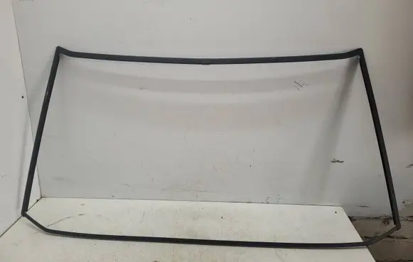 Mercedes-Benz 190 W201 Rear glass trim 