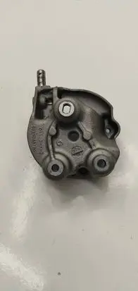 Peugeot 308 Fuel pump bracket 9824088780