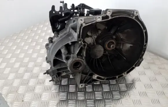 Volvo V50 Manual 5 speed gearbox D2M2A 3M5R7201ZE