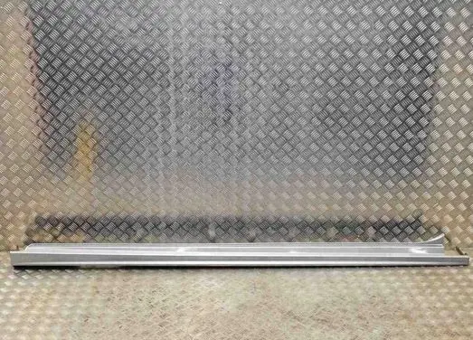 Honda Odyssey Sill 71800THRAA010