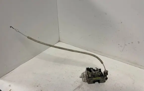 Audi A4 S4 B5 8D Front door lock 8D1837015F