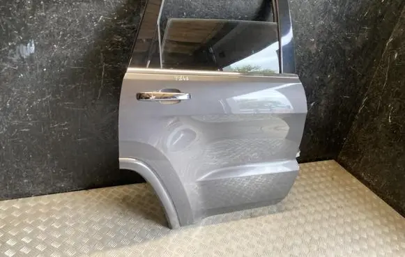 Jeep Grand Cherokee Rear door