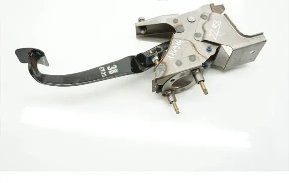 Nissan X-Trail T30 Clutch pedal 