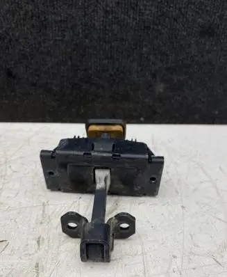 Mercedes-Benz Vito Viano W639 Front door check strap stopper