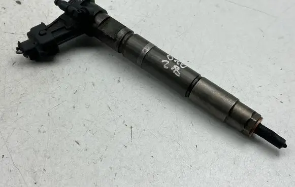 Chrysler Grand Voyager V Fuel injector 15062058F 080424 0445115067