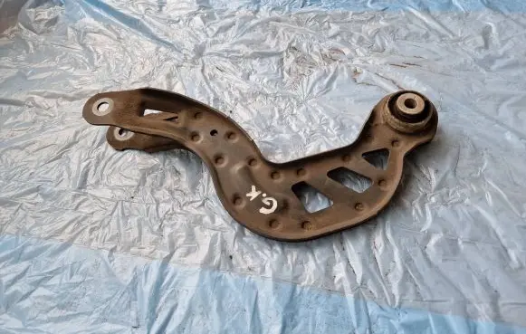 Rear control arm
