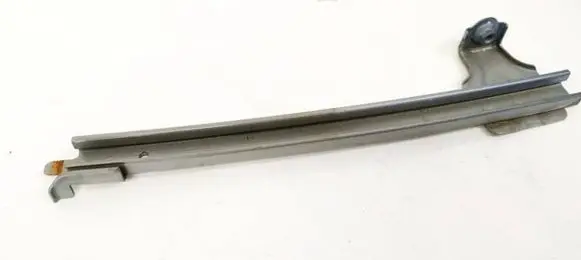 Toyota Verso Front door glass trim molding 