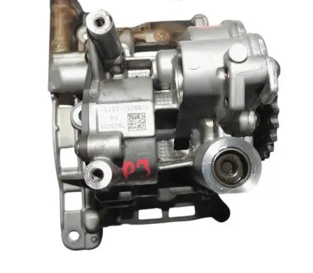 BMW 5 F10 F11 Oil pump 7823009