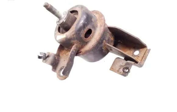 KIA Carens II Engine mount bracket 218152G000