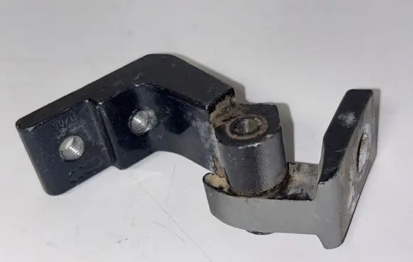 Audi A6 S6 C6 4F Rear door upper hinge ES92