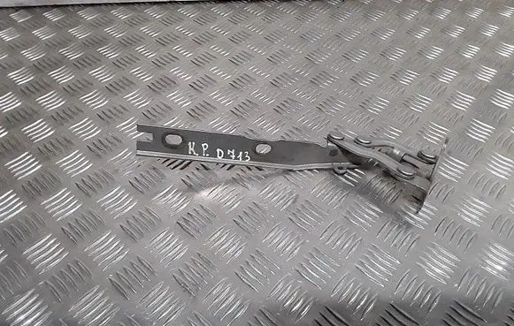 Engine bonnet/hood hinges
