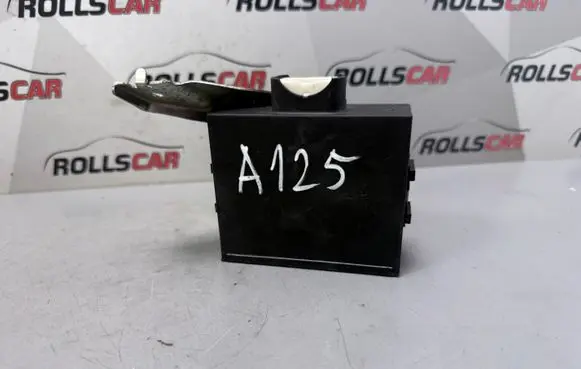 Toyota Aygo AB10 Door central lock control unit/module 736773A 897400H021 36810610