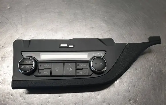 Toyota Auris E180 Climate control unit 5590002790