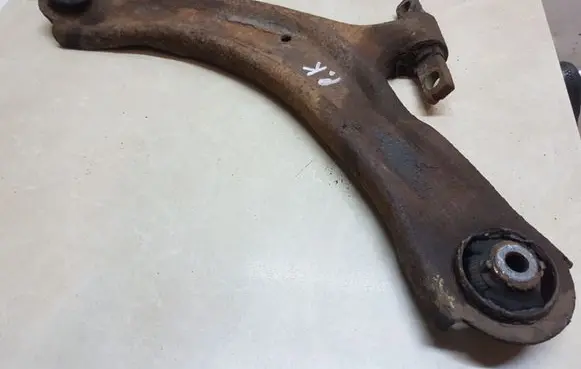 Nissan Qashqai Front lower control arm/wishbone