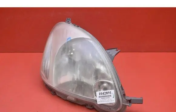 Toyota Yaris Verso Headlight/headlamp 89007613