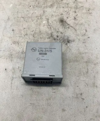 Volkswagen PASSAT B7 Light module LCM 10R035110 UN315