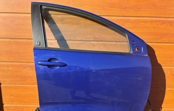 Toyota Yaris XP210 Front door