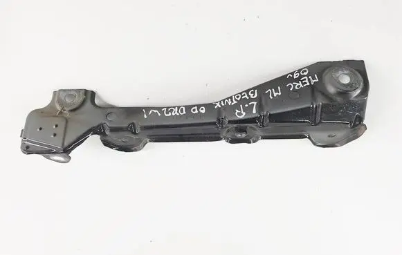 Fender mounting bracket