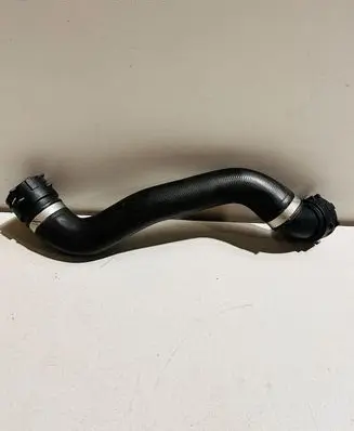 Mercedes-Benz CLS C218 X218 Engine coolant pipe/hose A2055013182