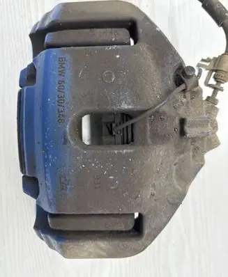 BMW 5 F10 F11 Front brake caliper 6030348