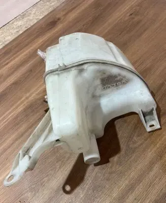 Volvo V60 Windshield washer fluid reservoir/tank 31253218 31301797 31253219