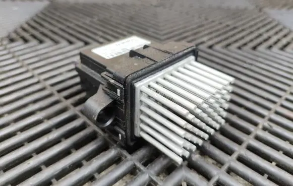 Ford Edge II Heater blower motor/fan resistor G3GH19E624AA