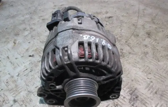 Volkswagen Golf V Generator/alternator 03C903023D 0124325095388