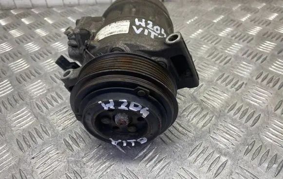 Mercedes-Benz C W205 Air conditioning (A/C) compressor (pump) A0008304400 0067180556