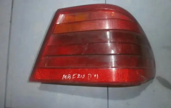 Mercedes-Benz E W210 Rear/tail lights a2108204464