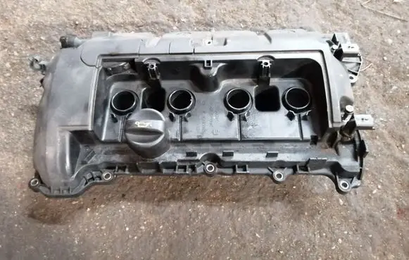 Peugeot 207 Rocker cam cover M03017B180 M03017B150A