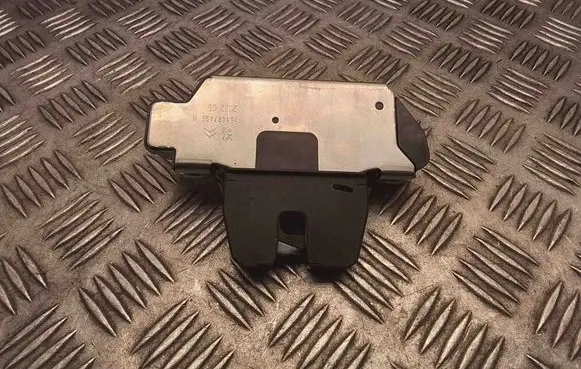 Tailgate/trunk/boot lock/catch/latch