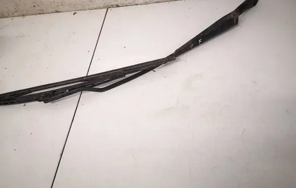 Volkswagen PASSAT B5.5 Front wiper blade arm 3B1955409