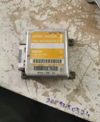 Audi A4 S4 B5 8D Airbag control unit/module 8A0959655C 0285001038