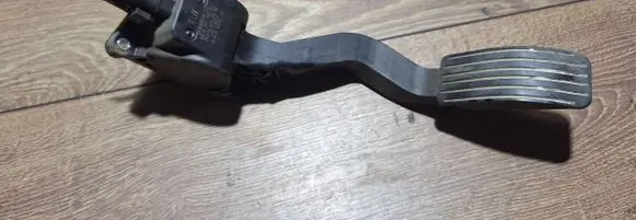 Citroen C4 I Accelerator throttle pedal 0280755041 9680565880