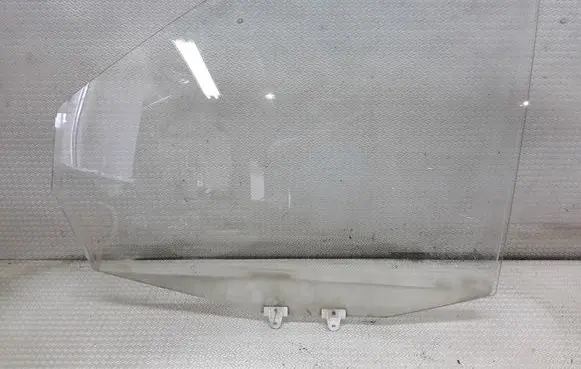 Mercedes-Benz Vito Viano W638 Front door window/glass (coupe) 