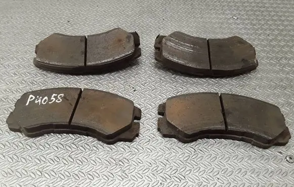 Isuzu Trooper Brake pads (front) 