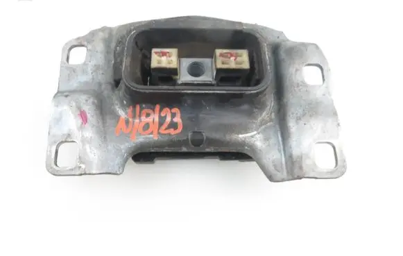 Ford Focus Gearbox mounting bracket V617M121