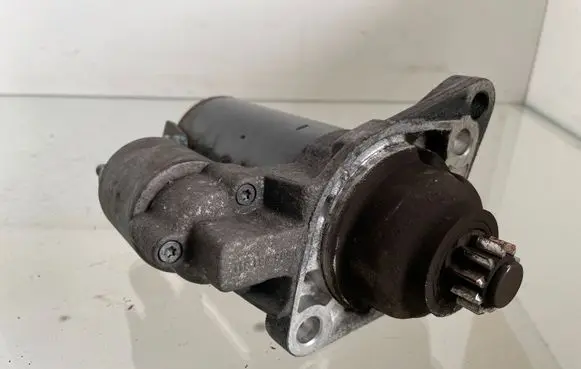 Volkswagen Golf V Starter motor 02Z911023F 01123017