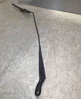 Front wiper blade arm