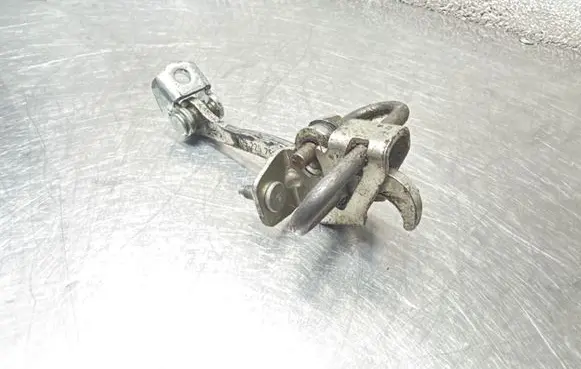 Opel Astra H Rear door check strap stopper 09229751