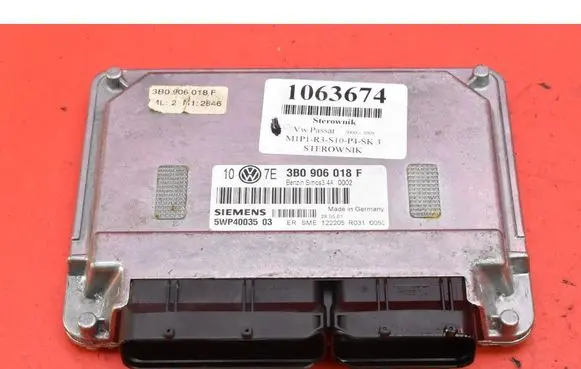 Volkswagen PASSAT B5.5 Engine control unit/module ECU 3B0906018F